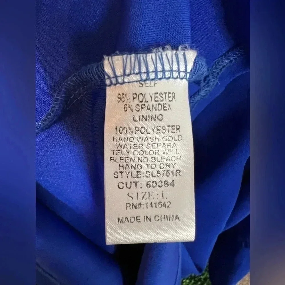 Boutique Dress with Bell Sleeves - Large - Picture 5 of 6